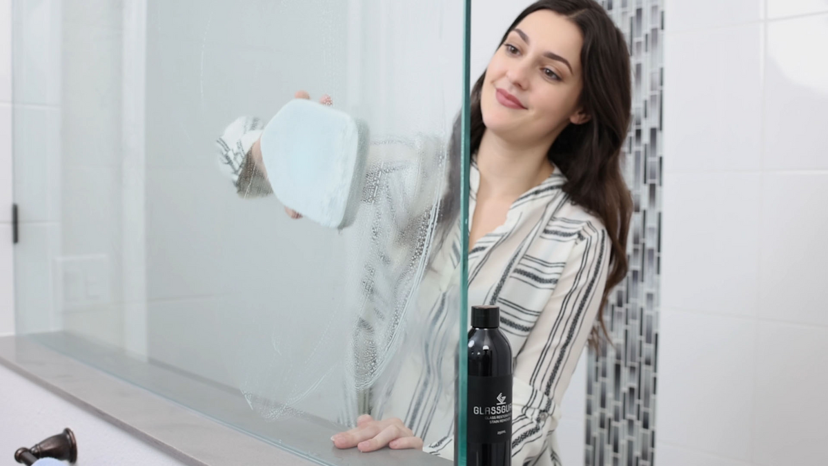 5 Handy Tips For Cleaning Glass Shower Doors