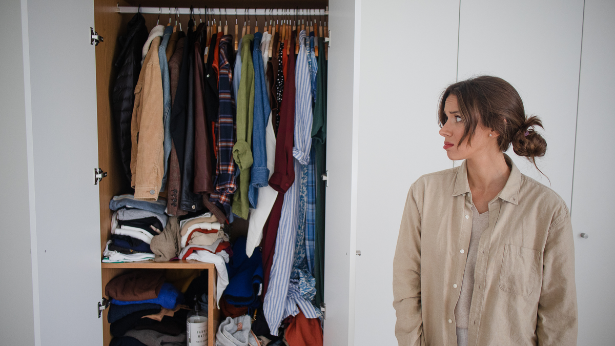 7 Pro Tips for Decluttering and Organising Your Closet